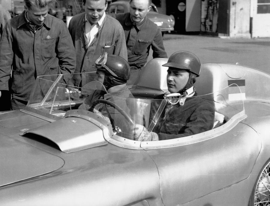  Mercedes-Benz 300 SLR 1955 года  (фото 10 из 69)